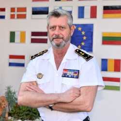 Jean J. de MUIZON