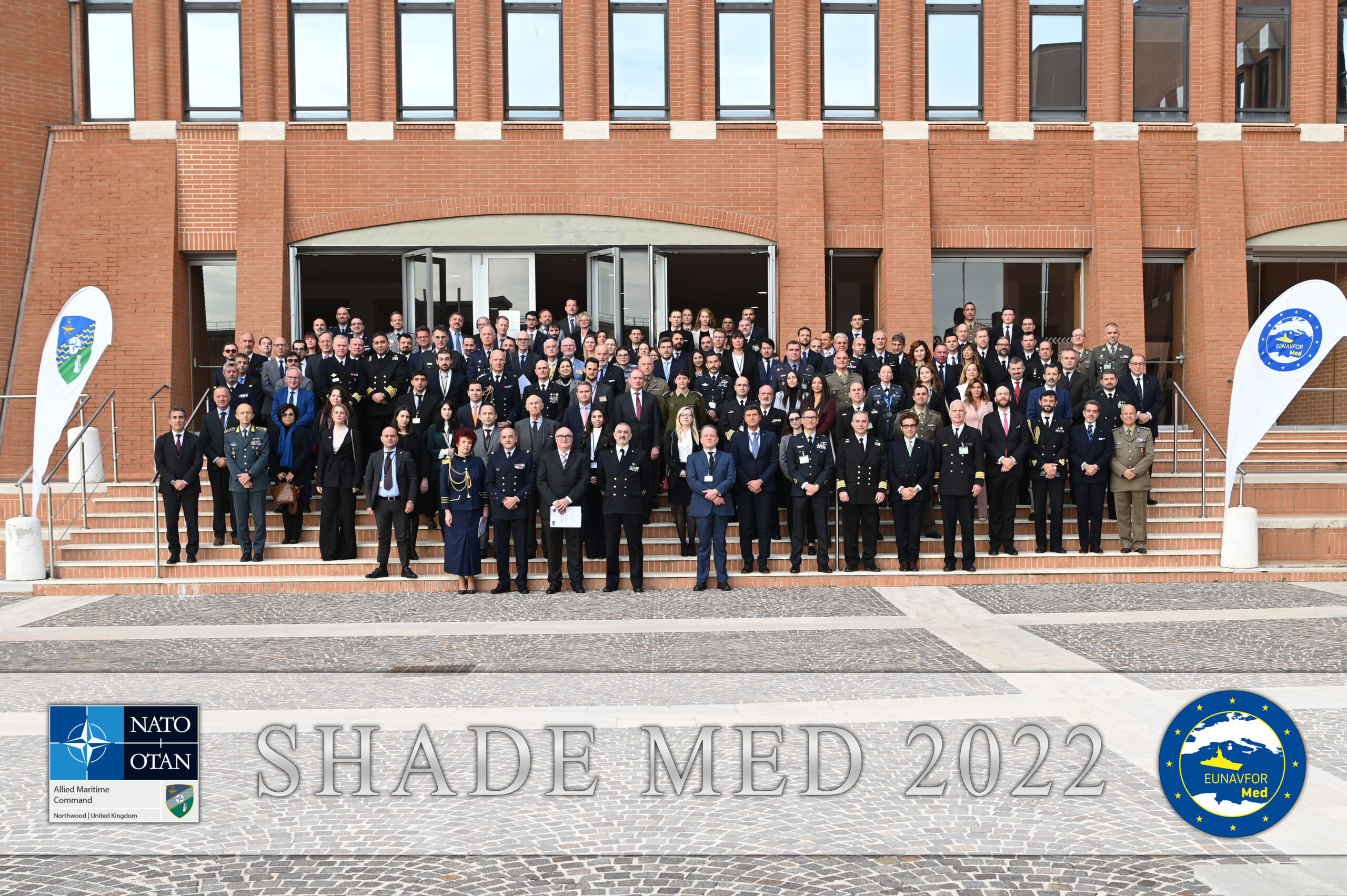 SHADE MED 2022 Family Picture